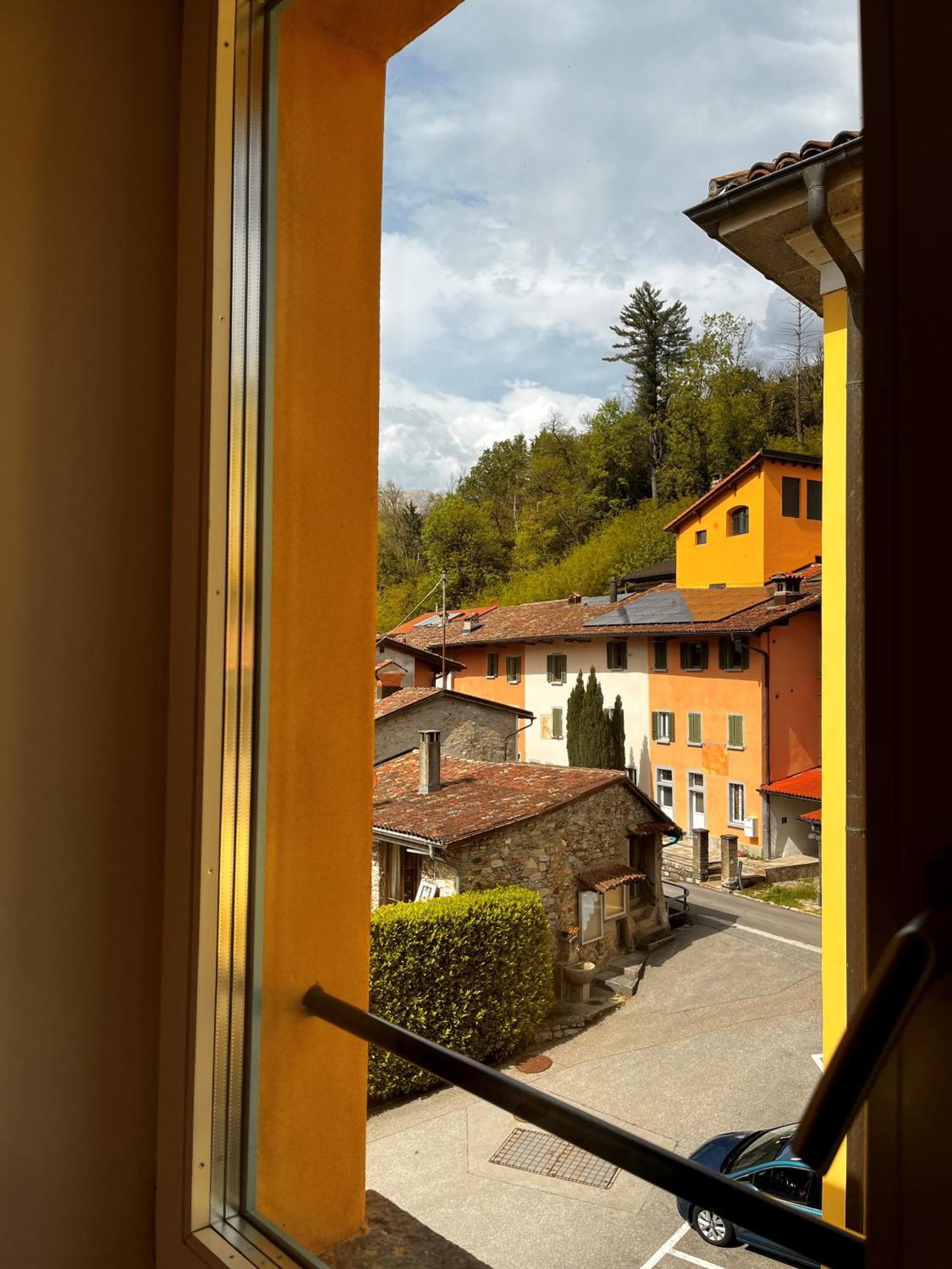 Romantico Palazzo Dei Ulivi Purasca Eksteriør billede